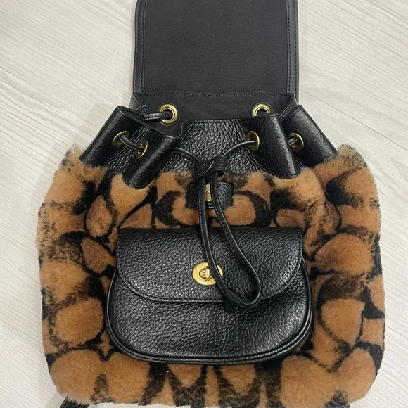 Coach X Jennifer Lopez Pennie Backpack 22 In Signature Shearling Coach X Jennifer Lopez Pennie Backpack 22 In Signature  main image 4